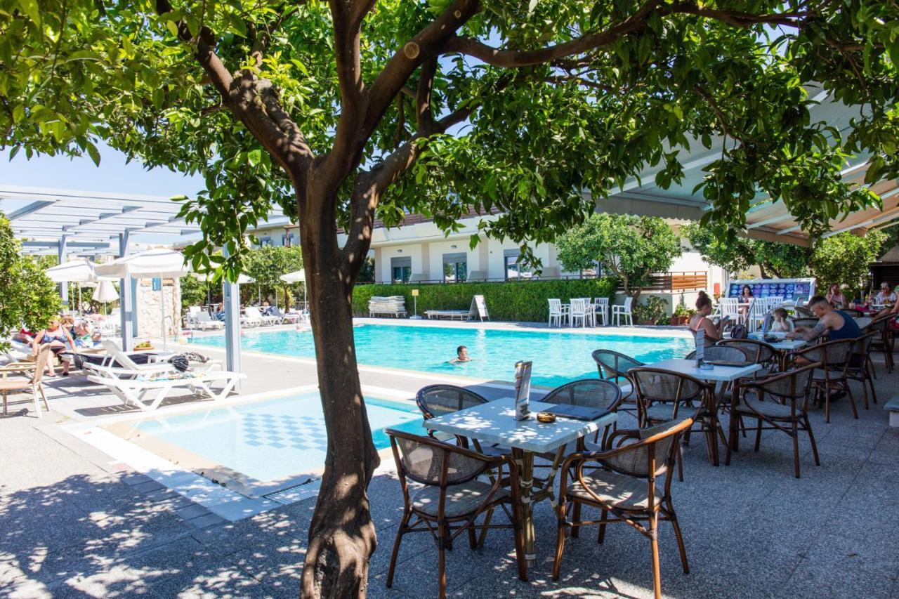Ilyssion Holidays Hotel Ialysos  Exterior foto